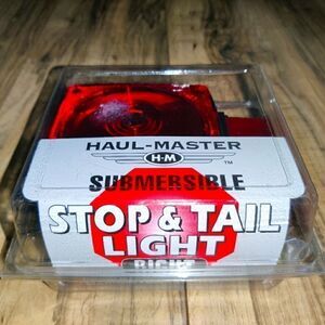 Haul Master Right Side Submersible Stop & Tail Lig